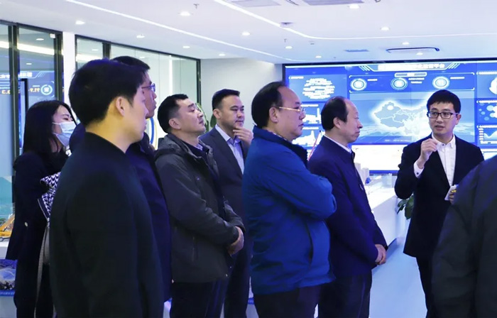 江苏省发改委副主任林康调研九州线上平台（集团）官方网站发展情况-3.jpg